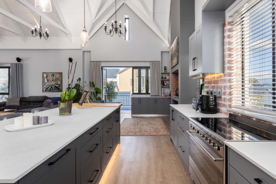 5 Bedroom Property for Sale in Val De Vie Estate Western Cape